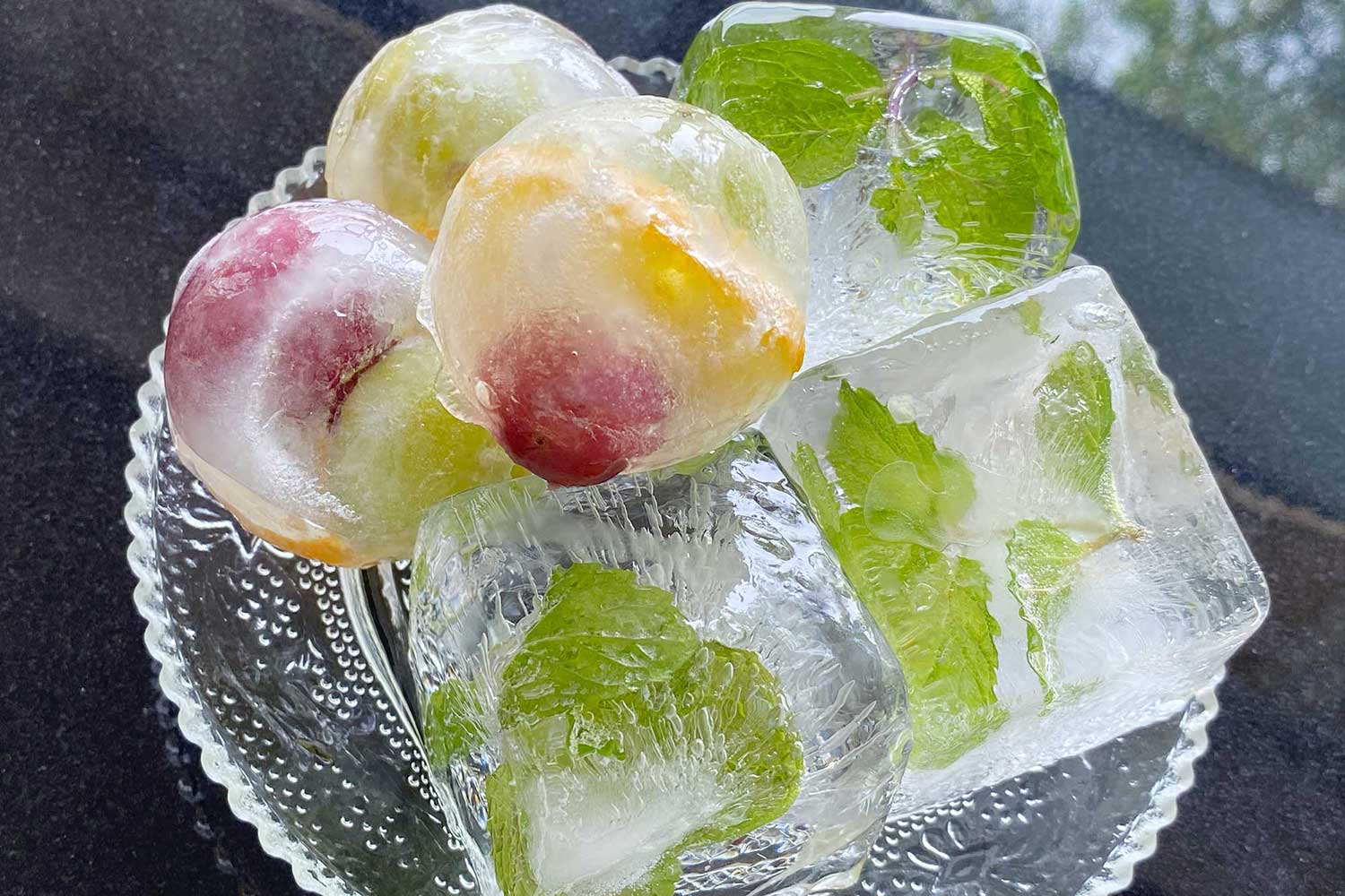 Collaboration of ice, fruitand mint.